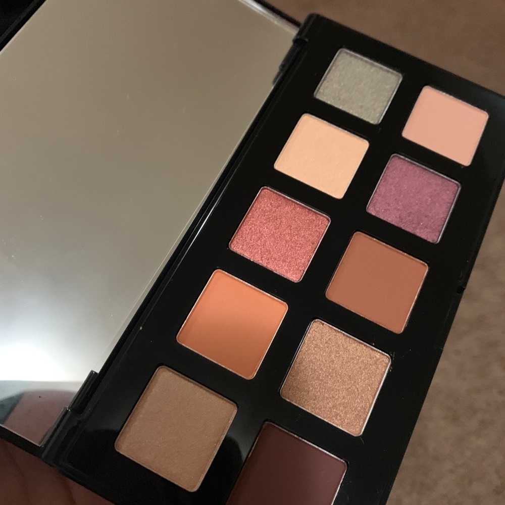 Eyeshadow - Picture 4 of 6